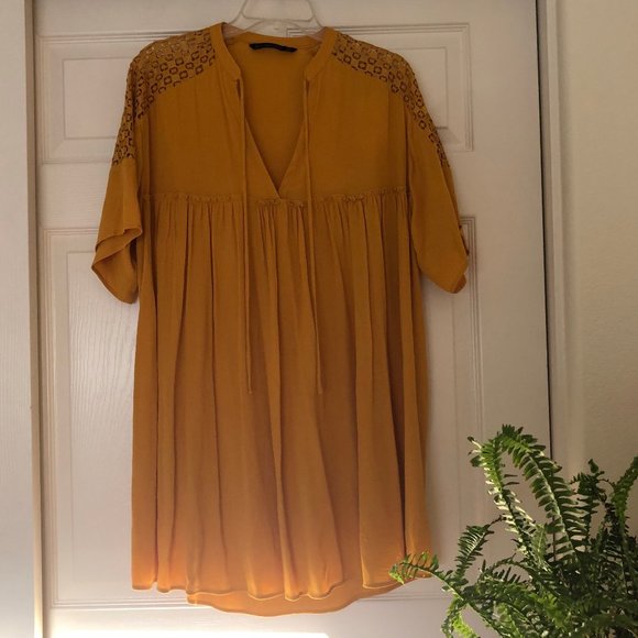 Dresses & Skirts - Zara yellow babydoll dress